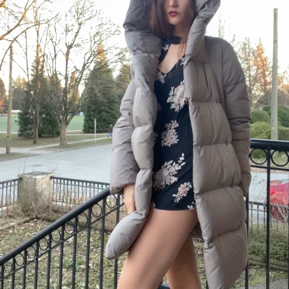 The Duvet Puffer Mid Jacket - Picture 4 of 5